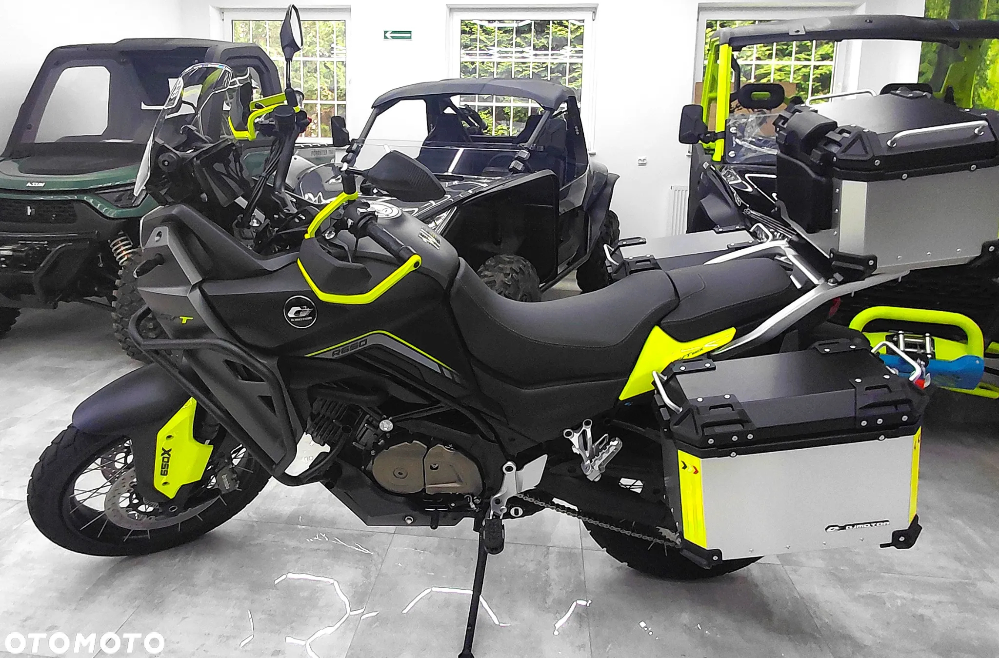QJMOTOR SVT 650X - 8
