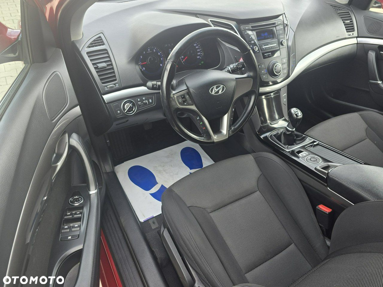 Hyundai i40 Kombi blue 1.6 Trend - 8