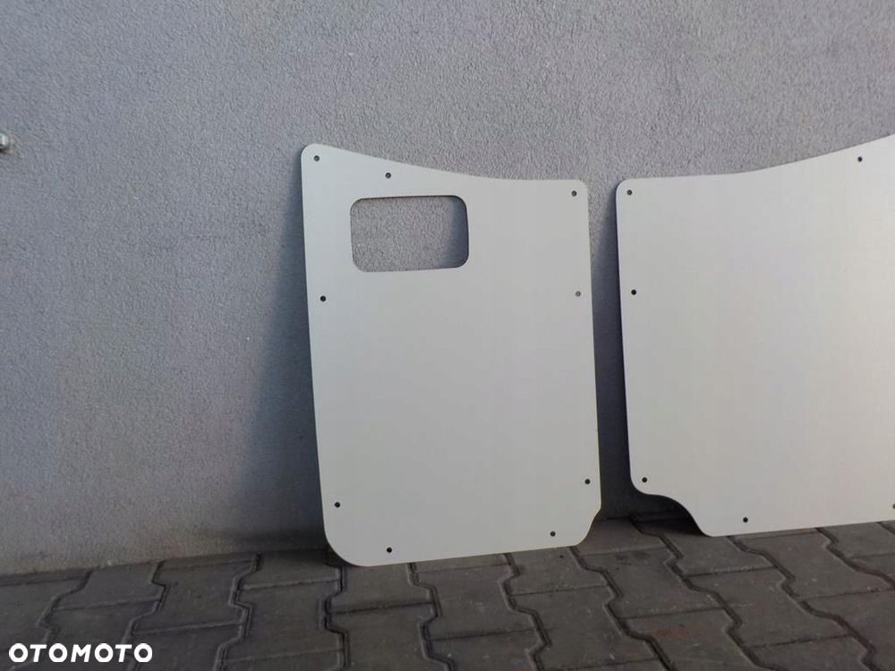 CRAFTER TAPICERKA PILŚNIA DYKTA DRZWI TYLNYCH LP - 2