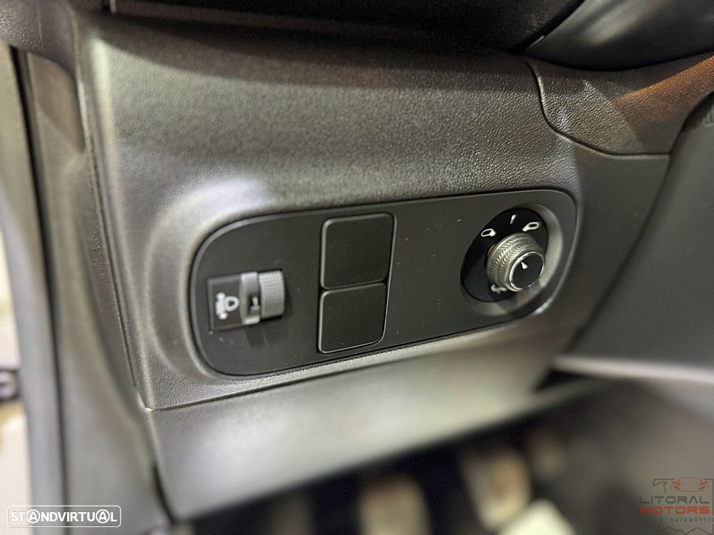 Citroën C3 1.2 PureTech C-Series - 18