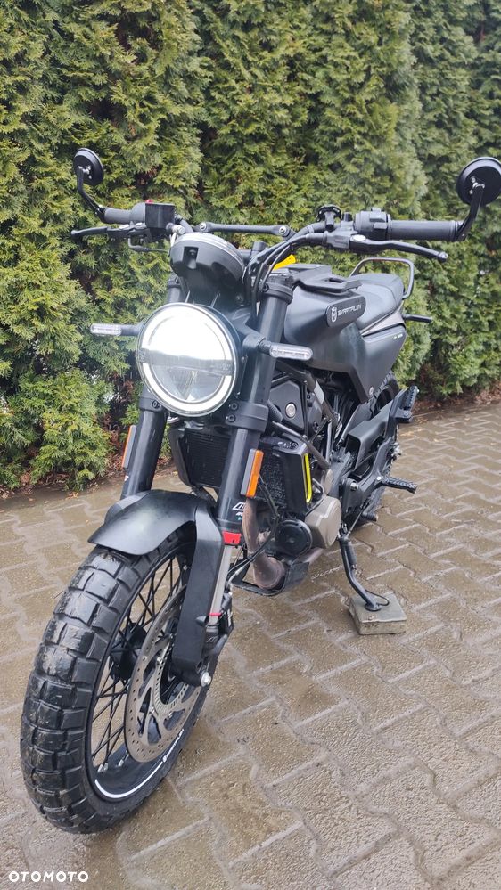 Husqvarna Svartpilen - 2