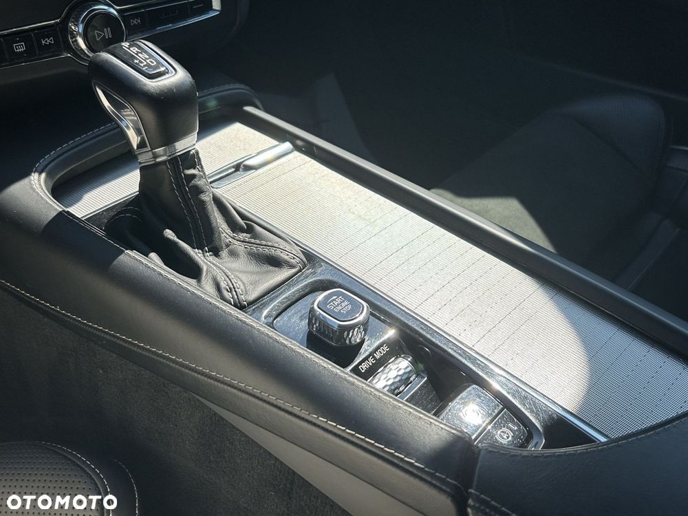 Volvo S90 - 19