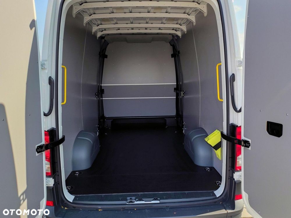 Volkswagen Crafter 35 Furgon, 2,0 TDI SCR 177KM,  6-bieg man., r.o: 4490 mm - 17