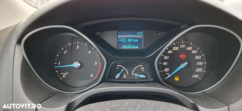 Ford Focus 1.6 TDCi DPF Trend - 8