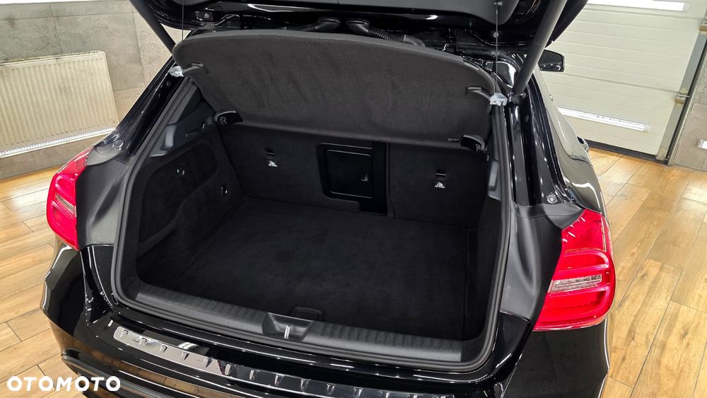 Mercedes-Benz GLA - 31