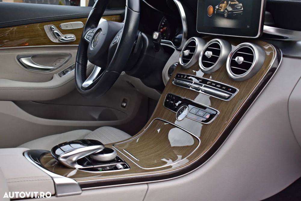 Mercedes-Benz C - 27