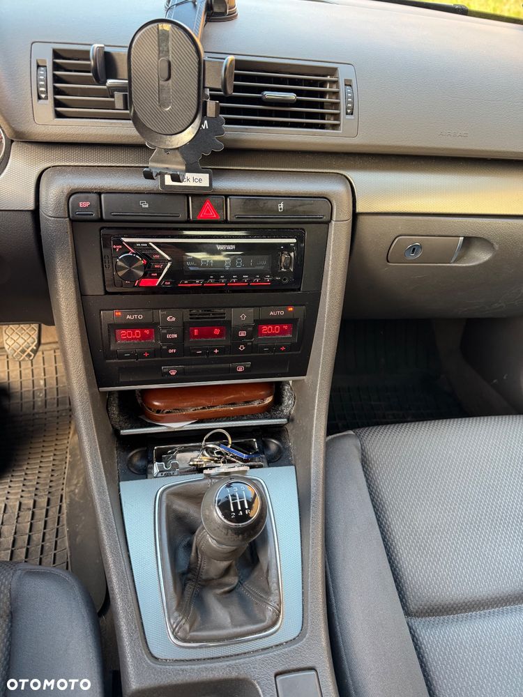 Audi A4 Limousine - 20