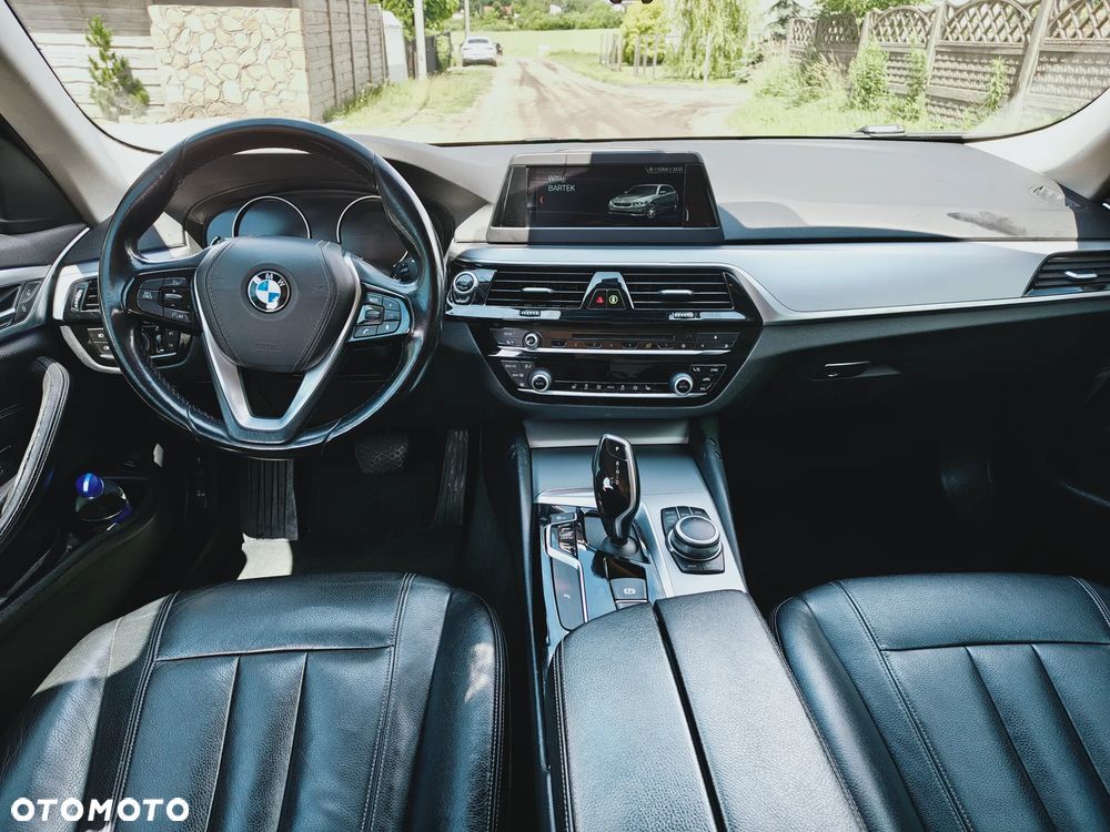BMW Seria 5 530d xDrive Sport Line - 17