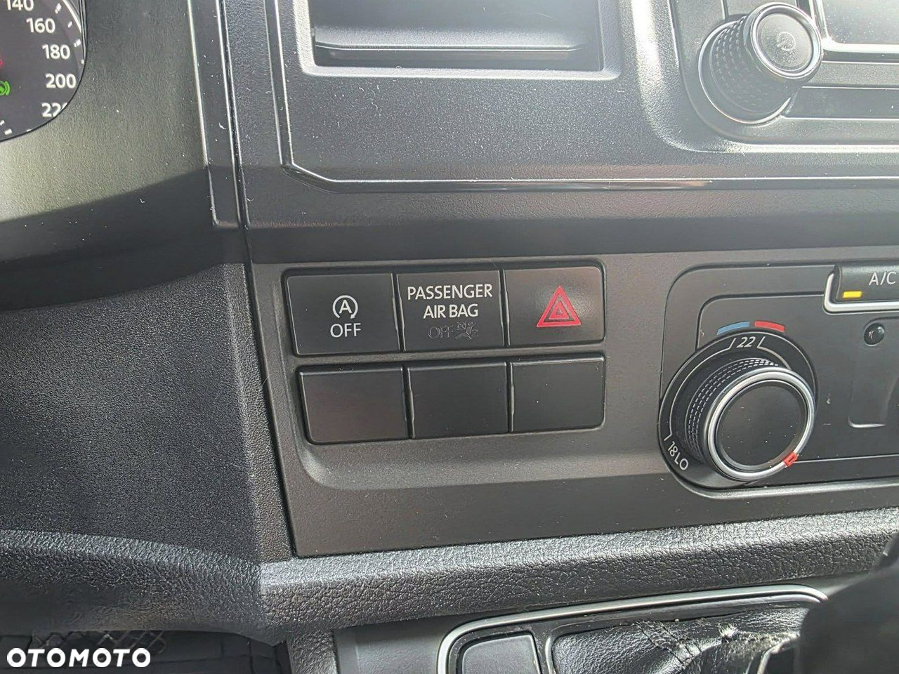 Volkswagen Multivan - 20