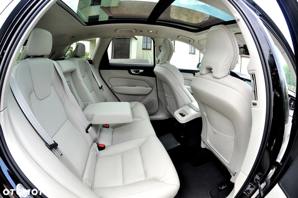 Volvo XC 60 T6 AWD Plug-In Hybrid Inscription - 28