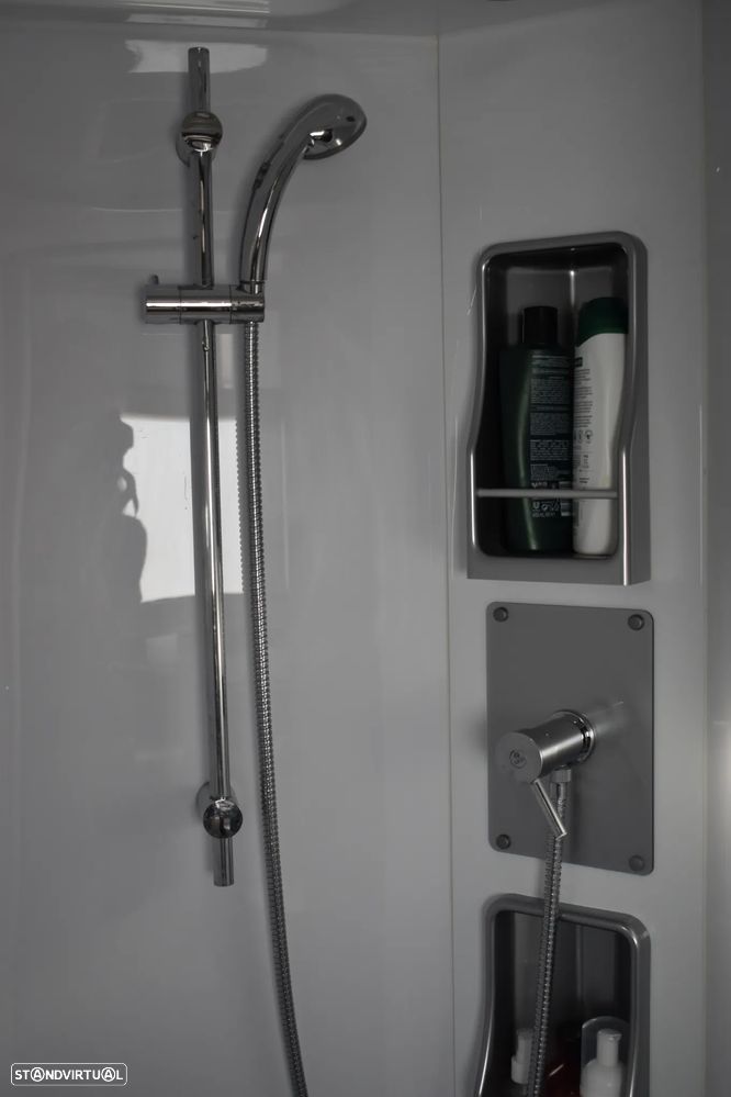 McLouis Nevis 872 - 18