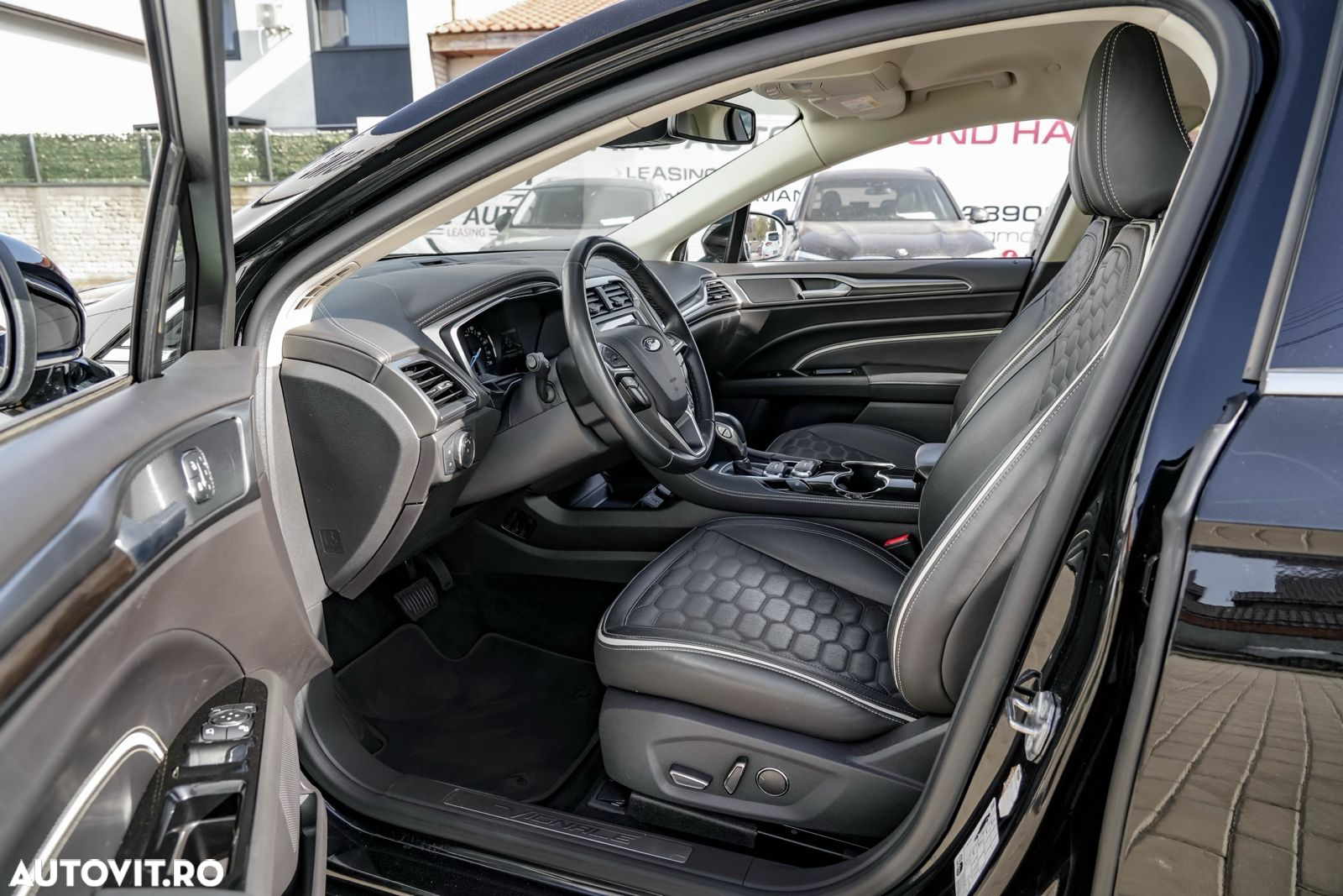 Ford Mondeo 2.0 HEV Vignale - 11