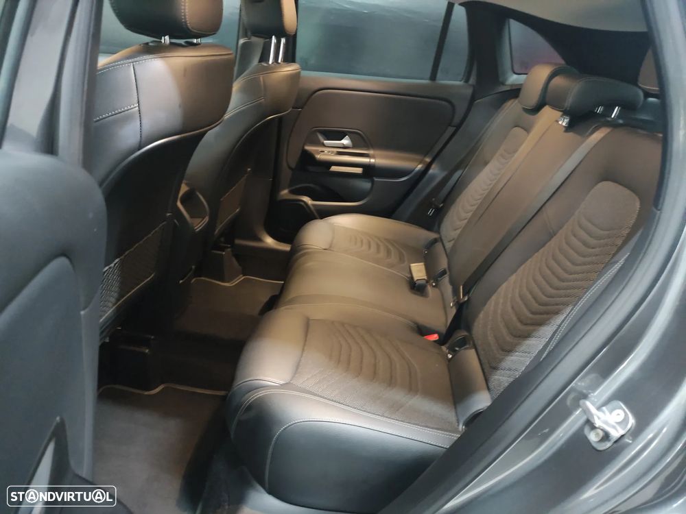 Mercedes-Benz GLA 180 d Progressive - 9