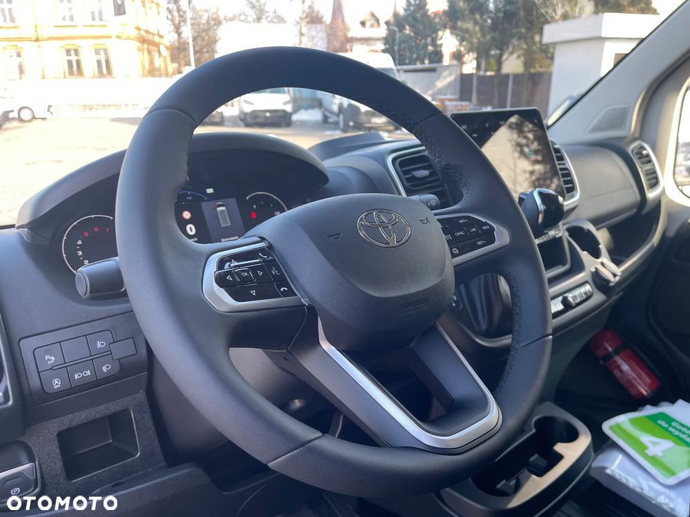 Toyota Proace Max - 9