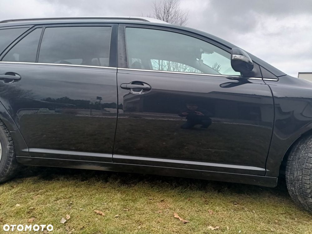 Toyota Avensis - 5