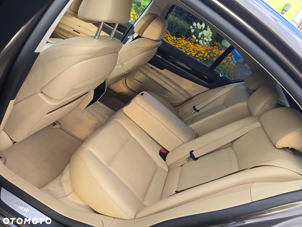 BMW Seria 7 750d xDrive Blue Performance Edition Exclusive - 22