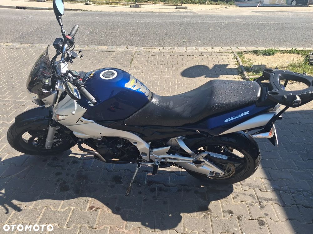 Suzuki GSR - 3