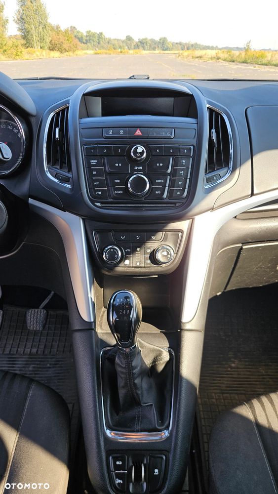 Opel Zafira - 10