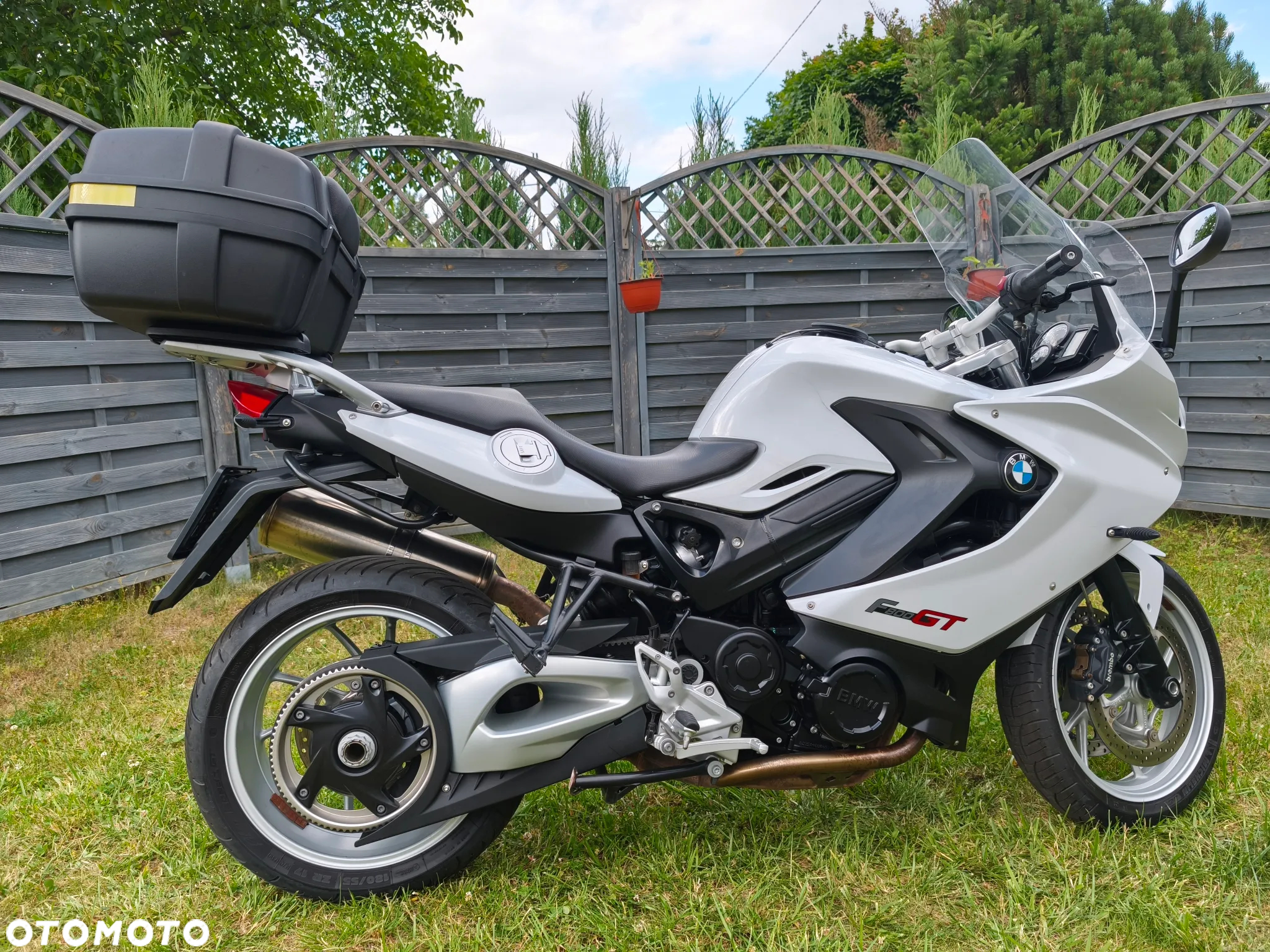 BMW F - 25