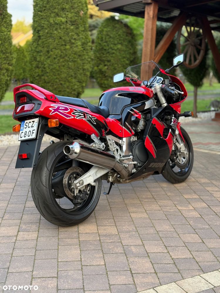 Suzuki GSX-R - 13