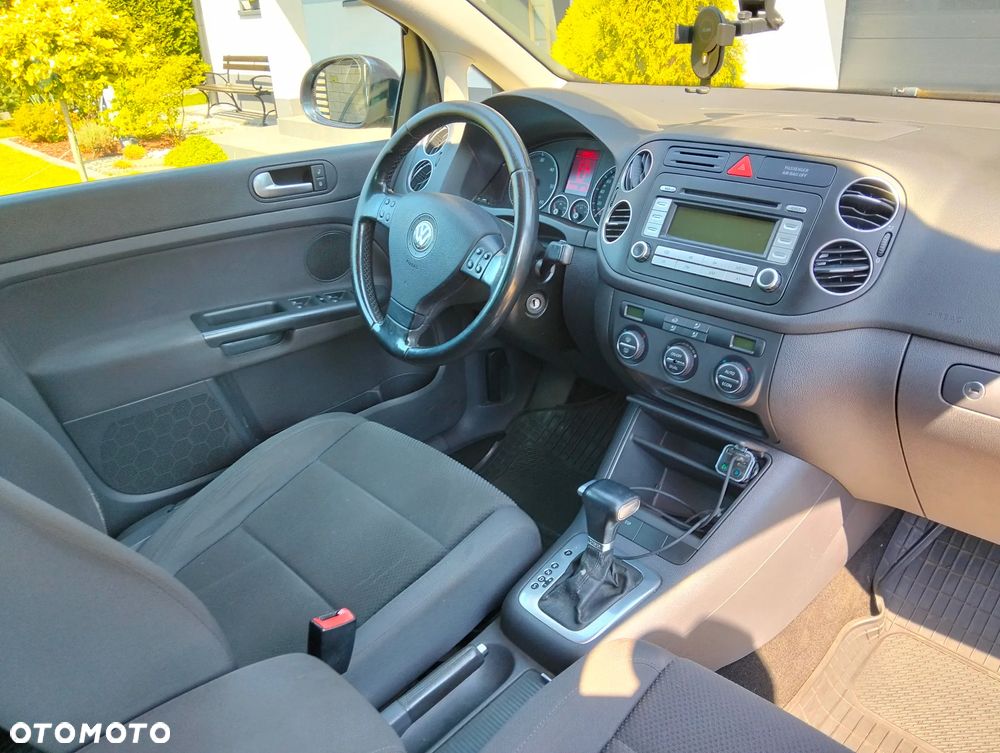 Volkswagen Golf Plus 2.0 TDI DSG Comfortline - 9