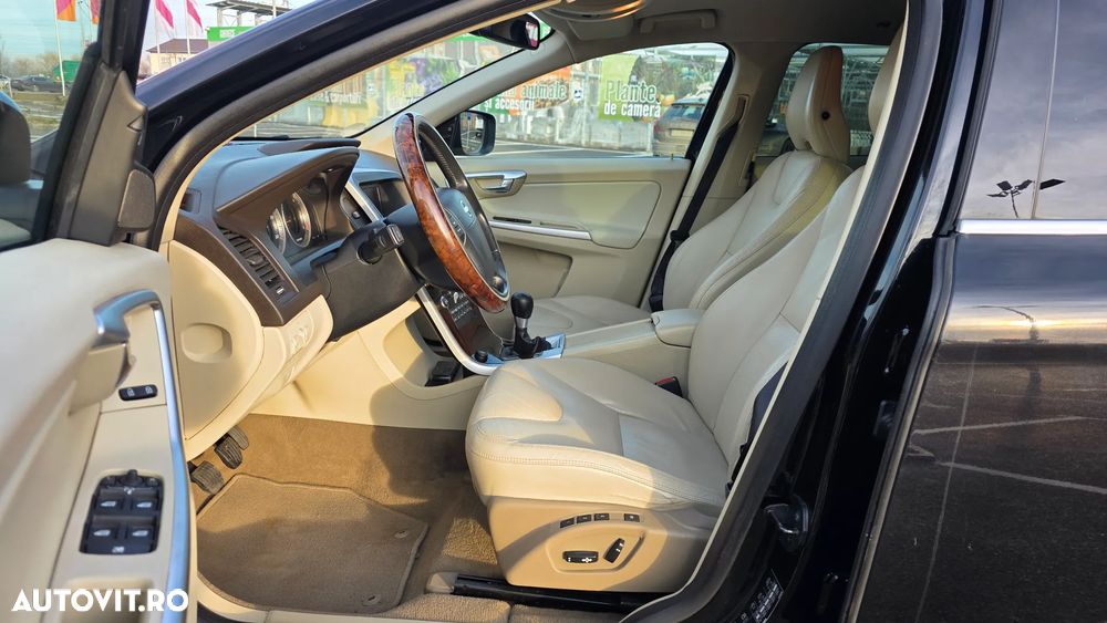 Volvo XC 60 D5 AWD - 17