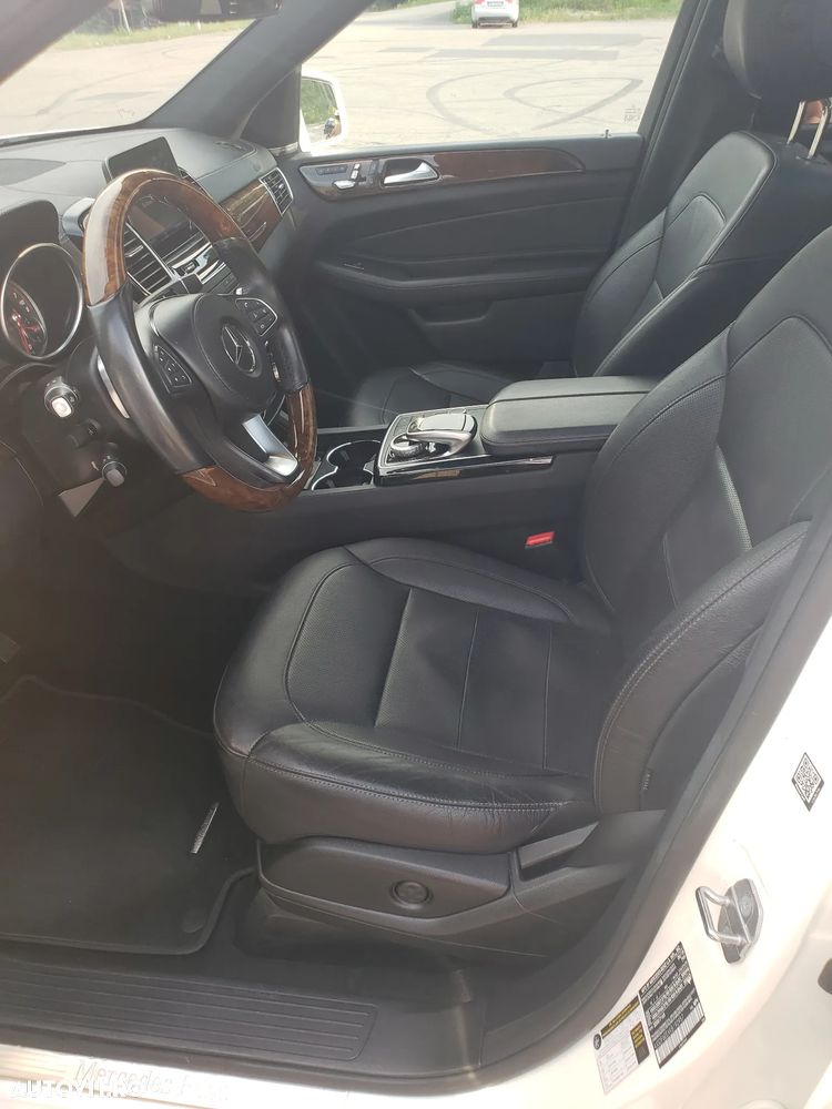 Mercedes-Benz GLS - 22