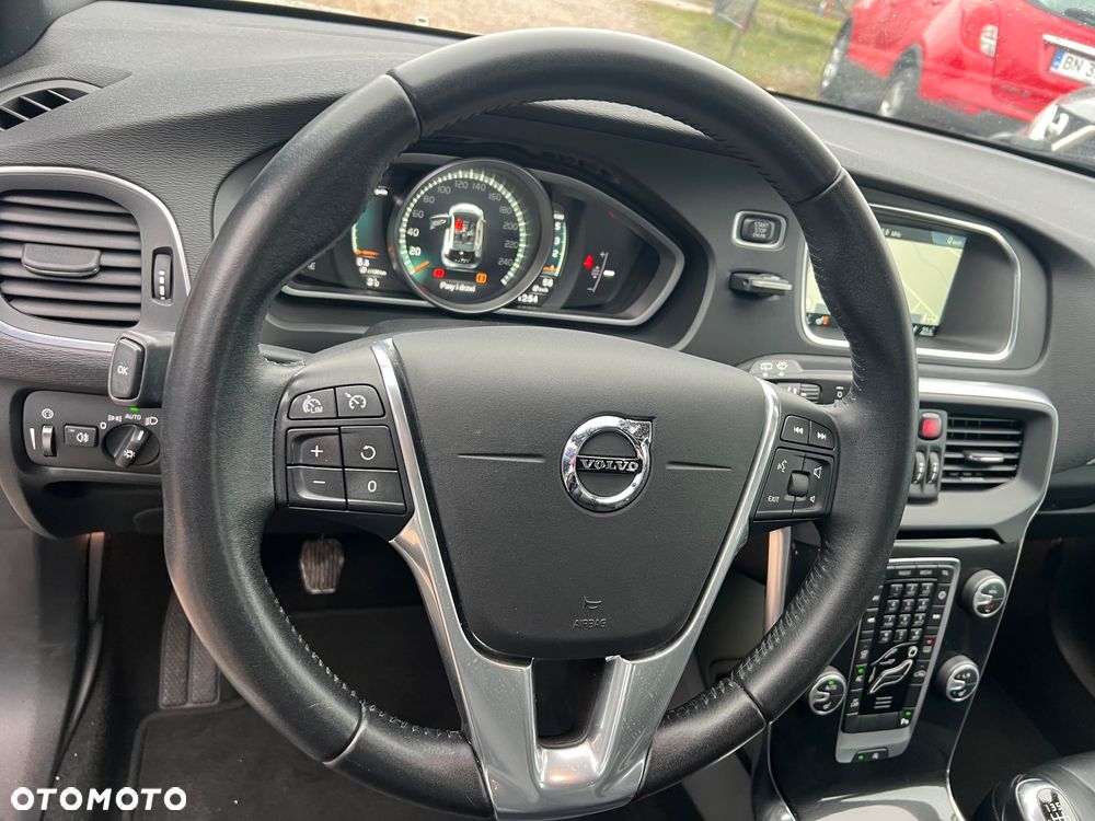 Volvo V40 D3 Momentum - 14