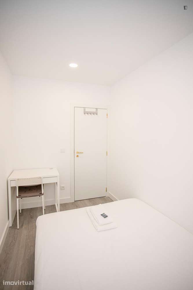Apartamento com 3 quartos - localizado em São Nicolau Porto - Grande imagem: 4/32