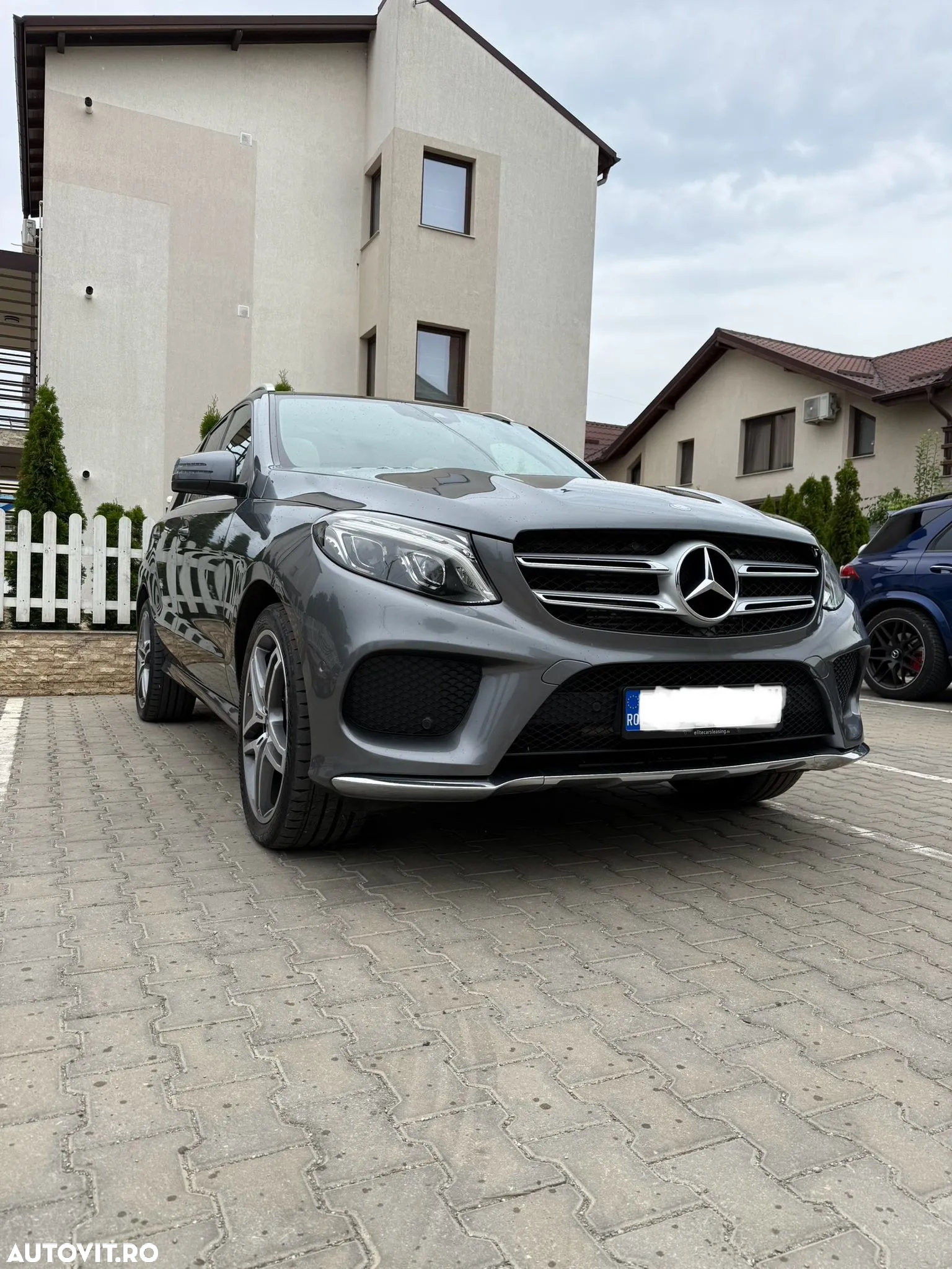 Mercedes-Benz GLE 350 d 4Matic 9G-TRONIC AMG Line - 11