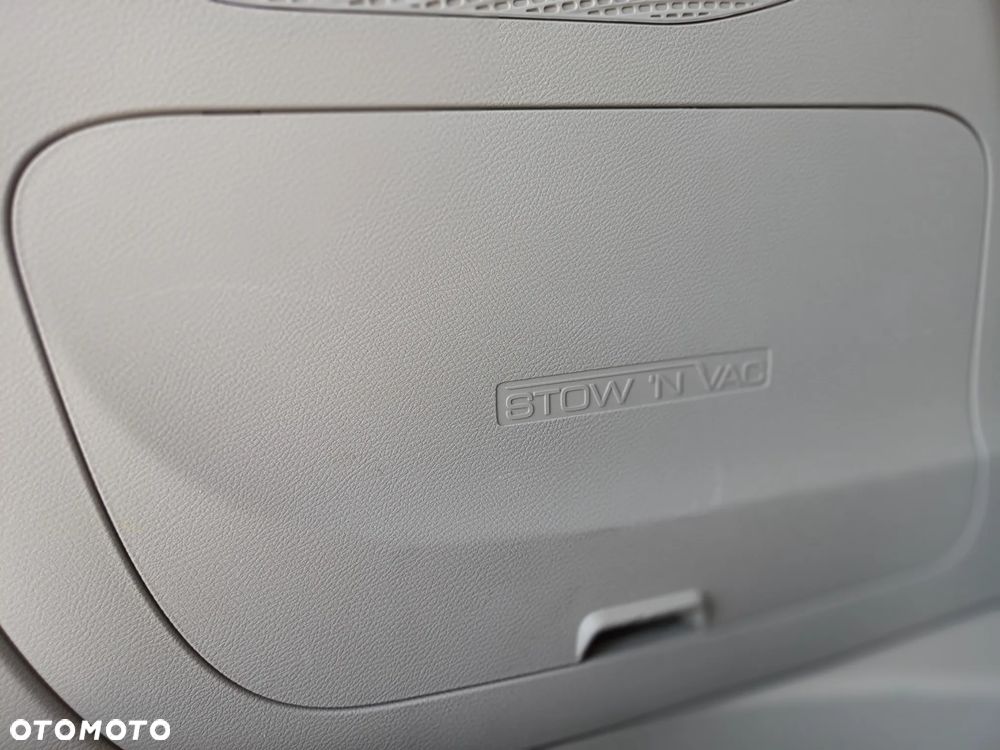 Chrysler Pacifica - 19