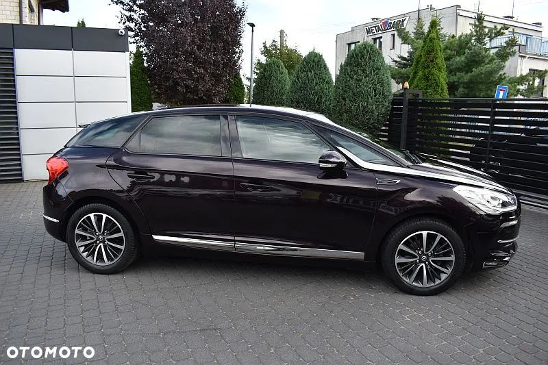 Citroën DS5 e-HDi 115 EGS6 SoChic - 36