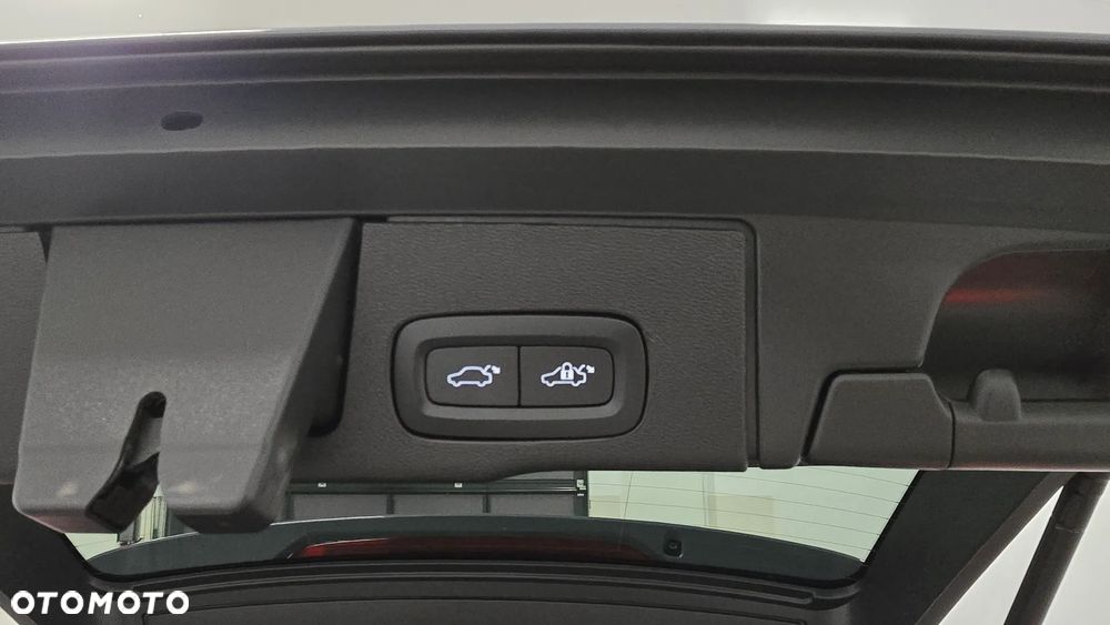 Volvo XC 60 B4 D Ultimate Dark - 10