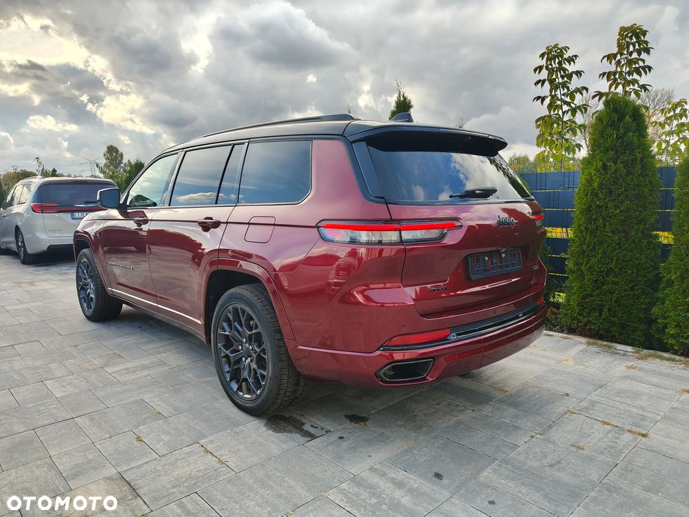Jeep Grand Cherokee - 31