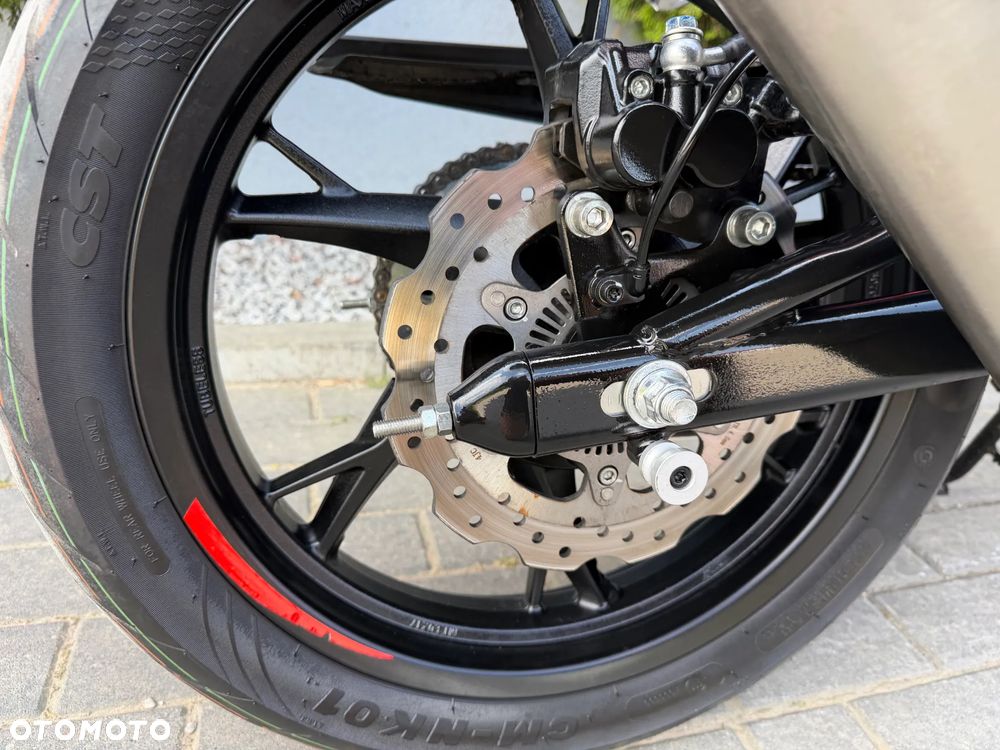 QJMOTOR SRK 125R - 19