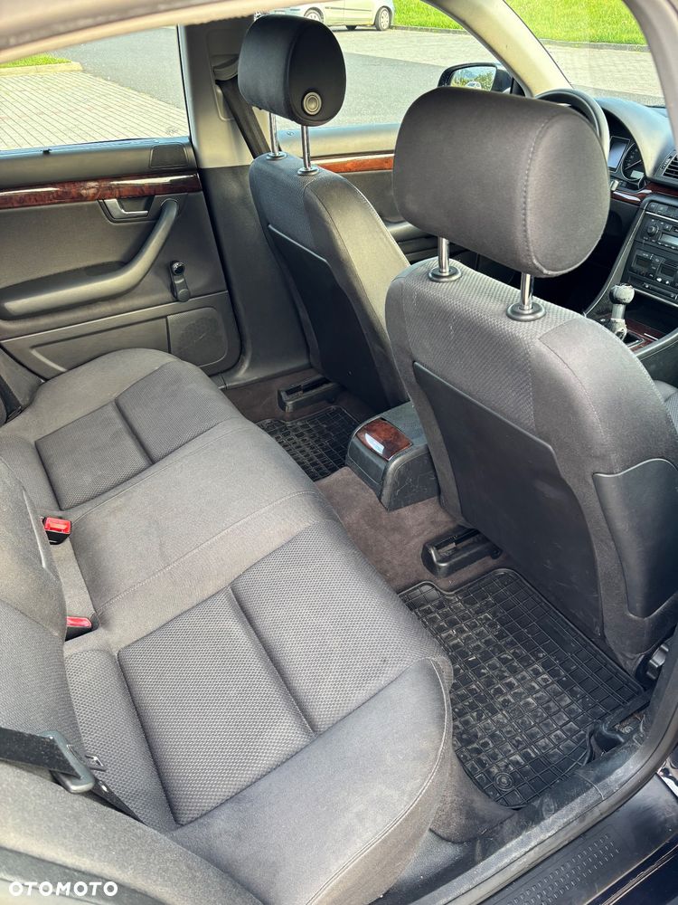 Audi A4 Limousine - 14