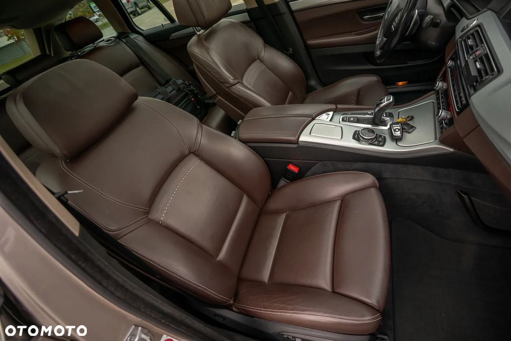 BMW Seria 5 535d Luxury Line - 24