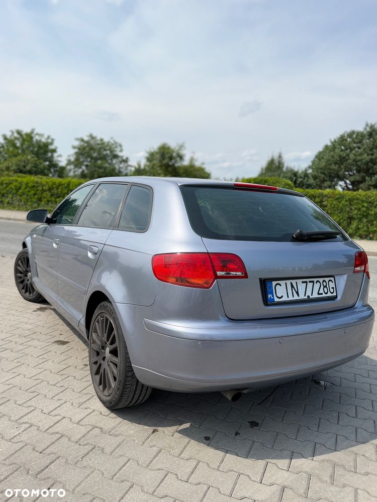 Audi A3 Sportback 1.6 FSI Ambiente - 4