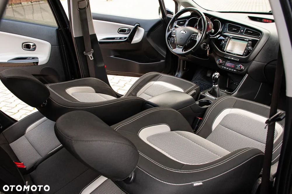 Kia Ceed 1.6 GDI ISG SW Platinum Edition - 24