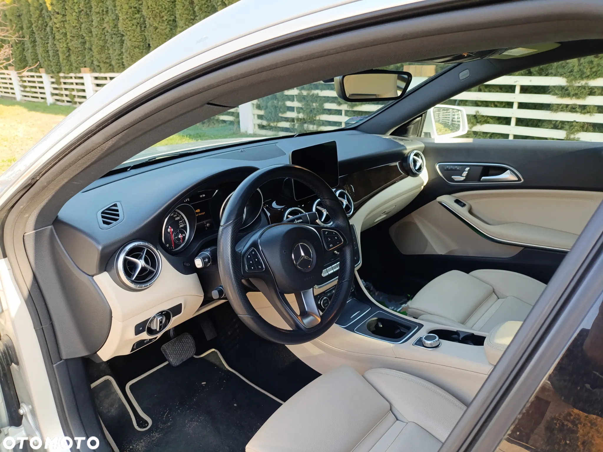 Mercedes-Benz CLA 250 7G-DCT - 21