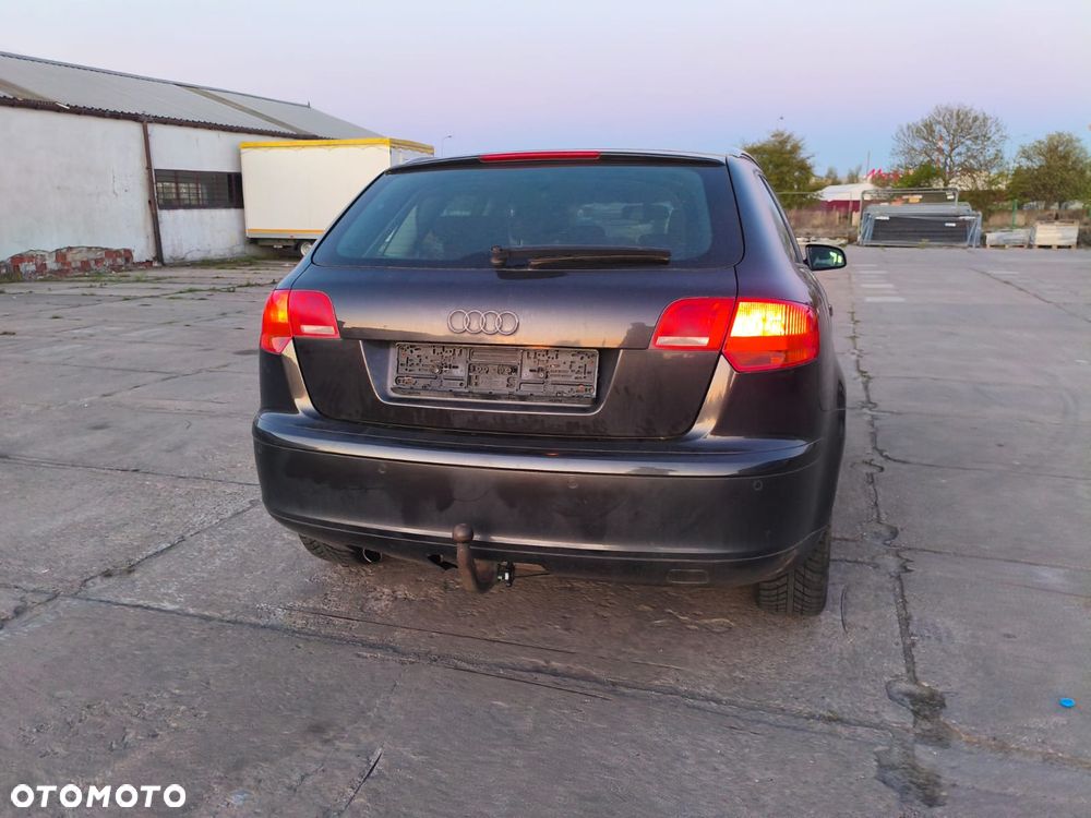 Audi A3 Sportback 1.6 FSI Ambiente - 14