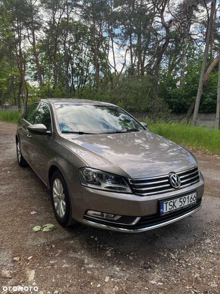 Volkswagen Passat - 12