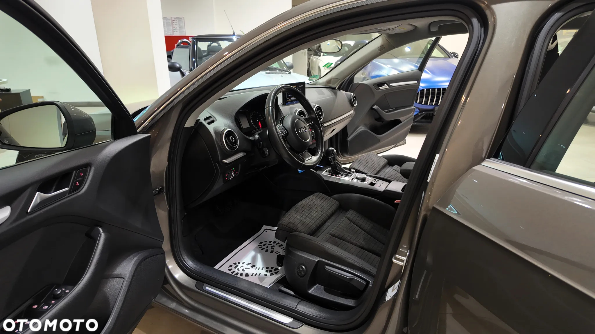 Audi A3 1.6 TDI Sportback S tronic Ambiente - 23
