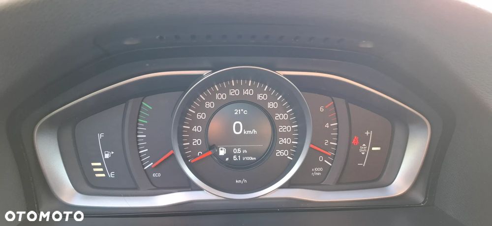 Volvo V60 D3 Momentum - 11