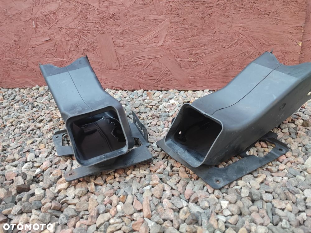 BMW E46 COUPE / CABRIO LIFT ORYGINALNY WLOT POWIETRZA DO CHŁODZENIA TARCZ HAMULCOWYCH POD ZDERZAK M-PAKIET LEWA / PRAWA O NR.  51 71 7 896 407 / 51 71 7 896 408	OEM W BARDZO DOBRYM STANIE - 1