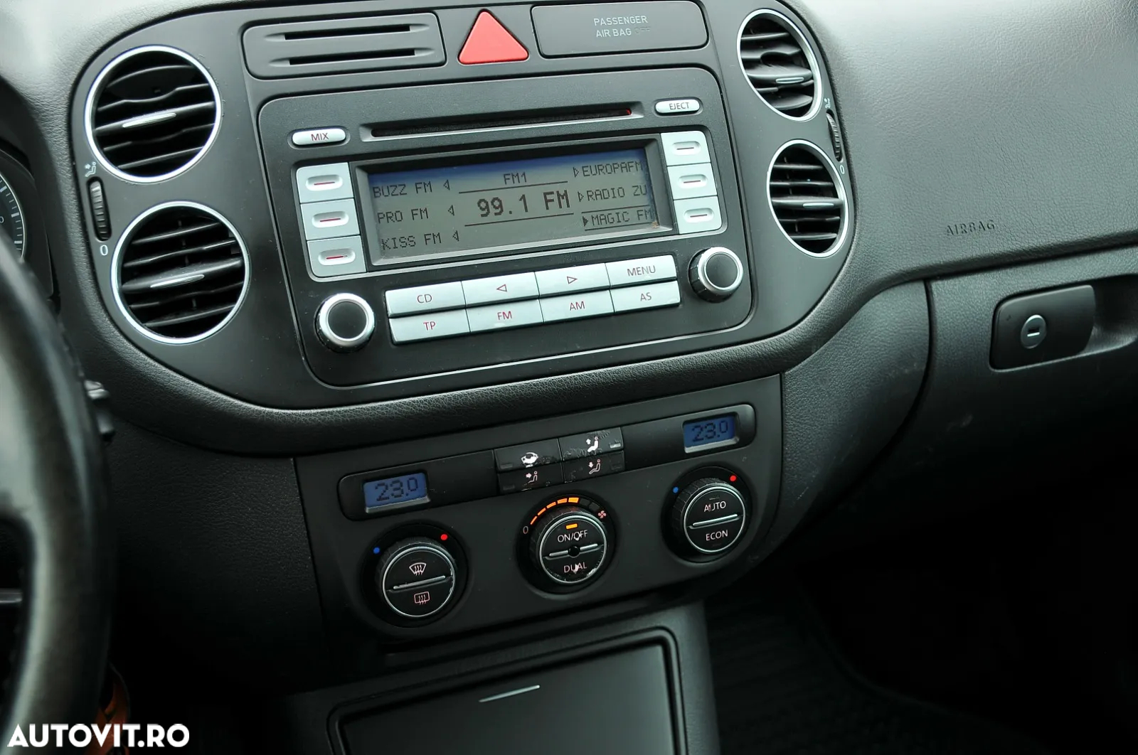 Volkswagen Golf Plus 1.6 FSI Comfortline - 14