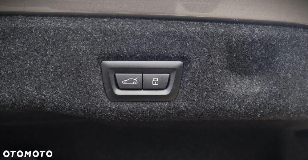 BMW Seria 5 520d - 24