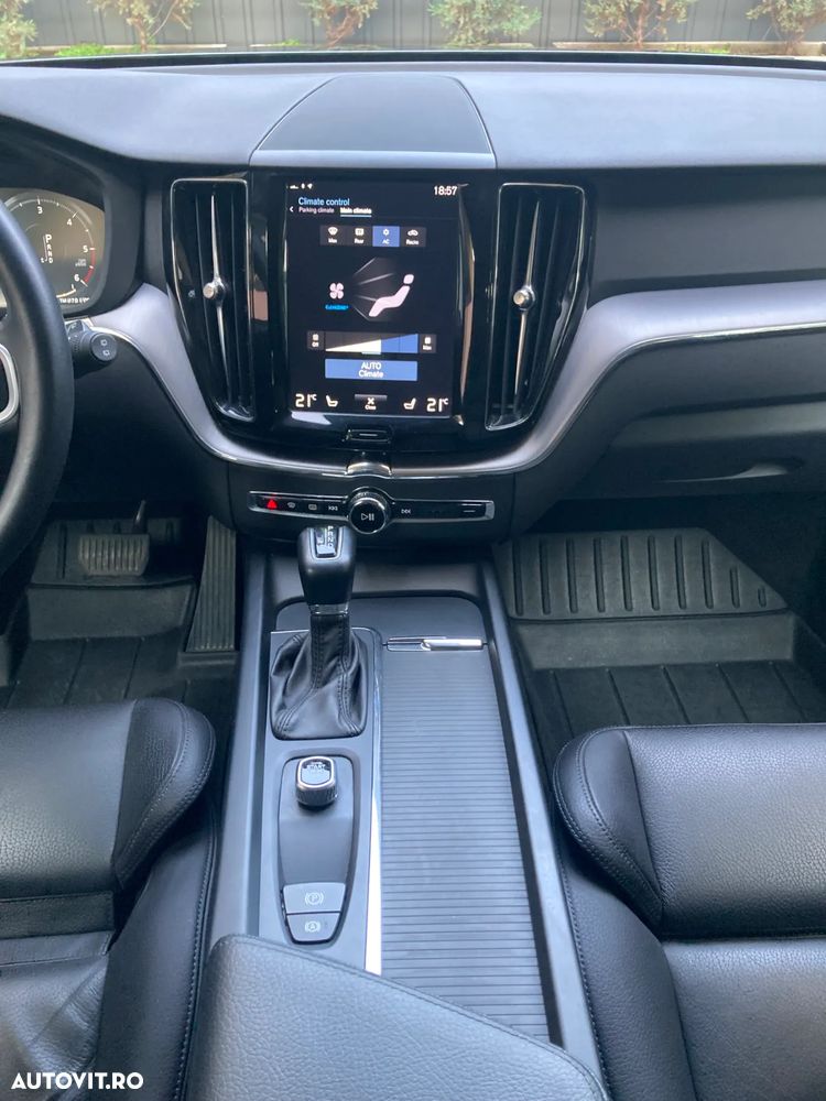 Volvo XC 60 D5 AWD Geartronic Inscription - 36