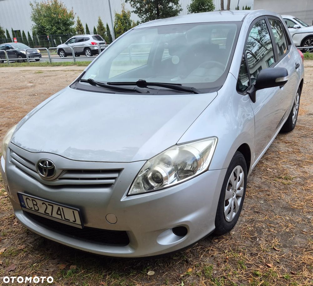 Toyota Auris - 2