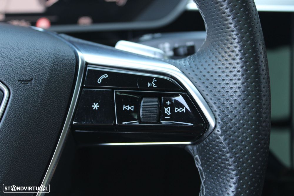 Audi Q8 e-Tron 50 quattro S line - 28